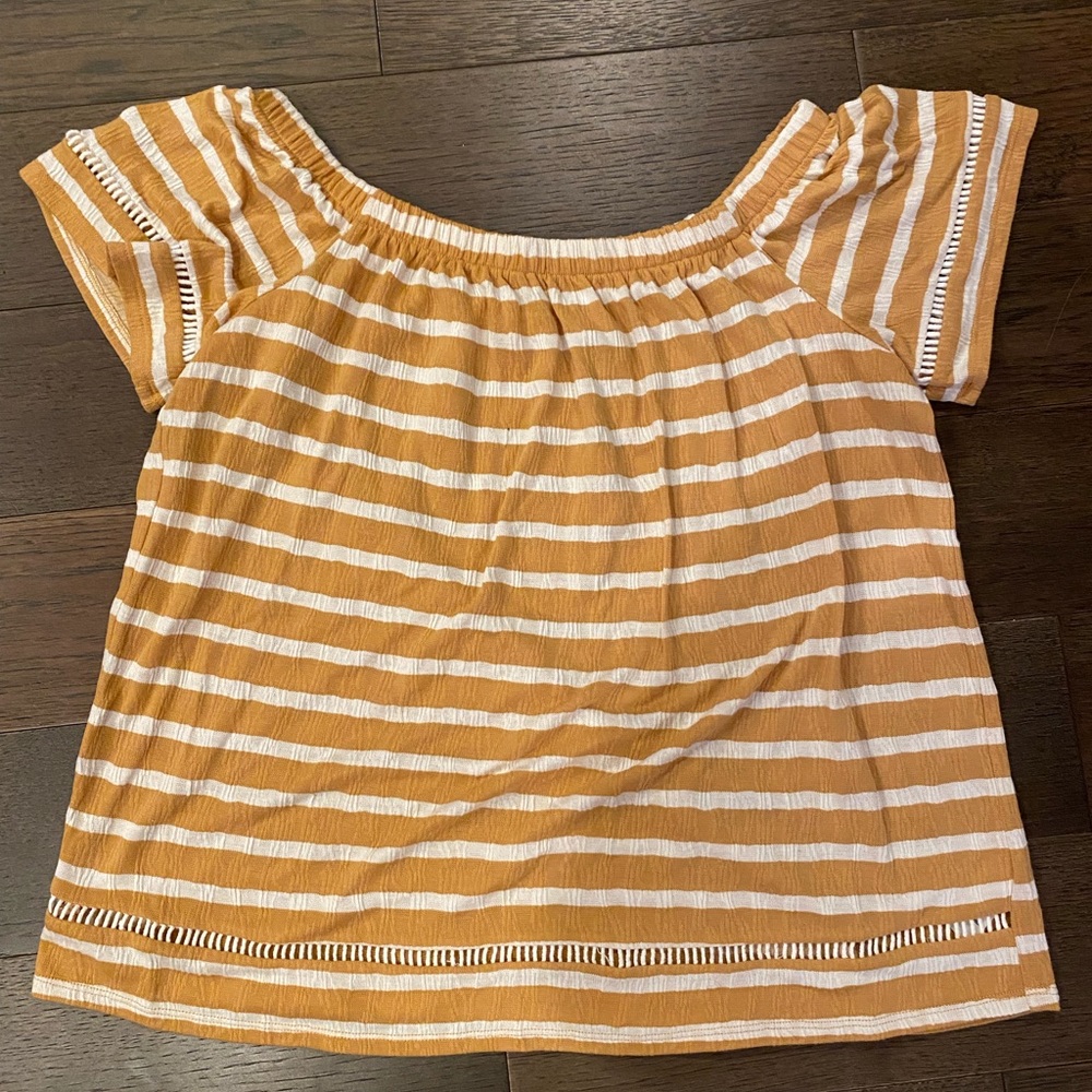 ✨cold shoulder striped top